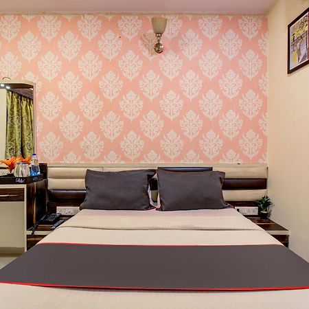 Hotel Collection O Golden Tulipz Boutique Mumbai Exterior foto