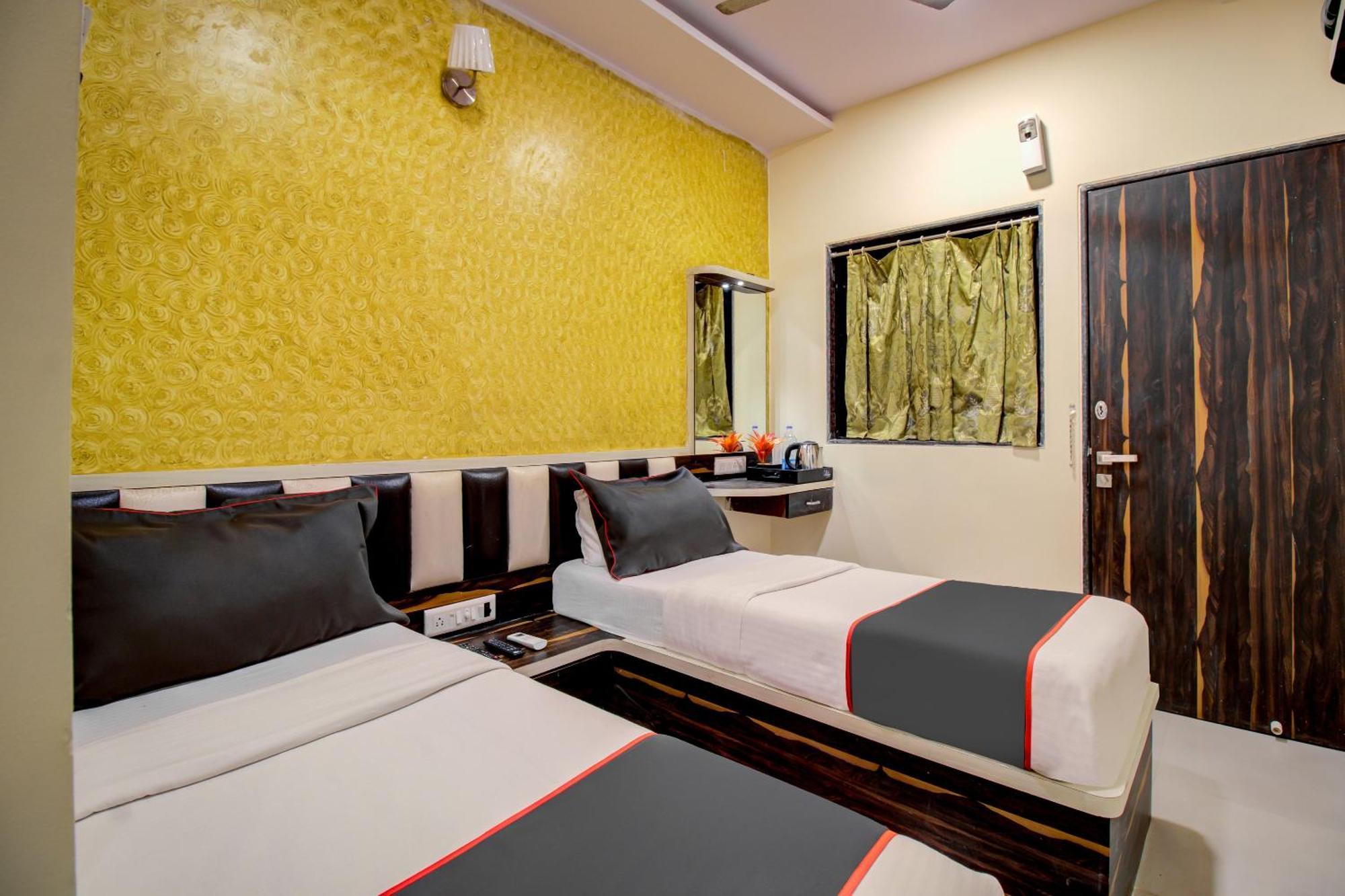 Hotel Collection O Golden Tulipz Boutique Mumbai Exterior foto